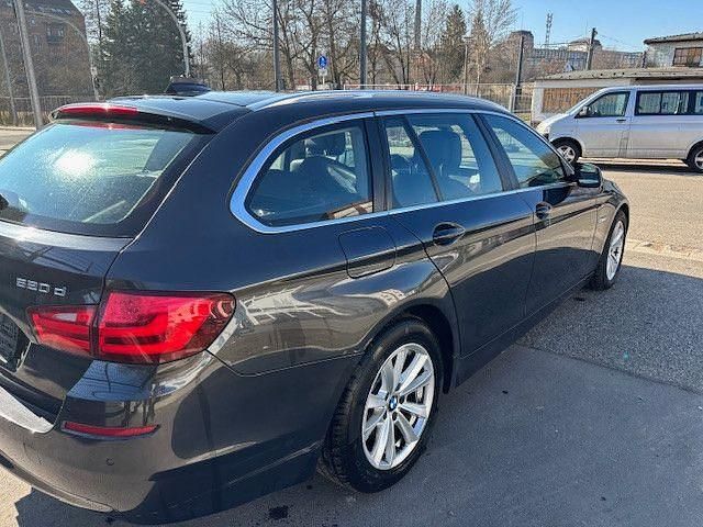 Gebraucht BMW 520 Performance 184 PS (135 kW) 2013 Grau Kombi