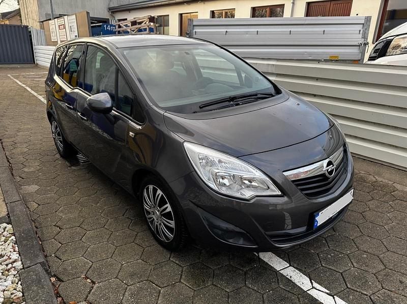 Grau Gebraucht 2010 Opel Meriva Van / Kleinbus | 2.200 € (Superpreis) - Bild 1/4