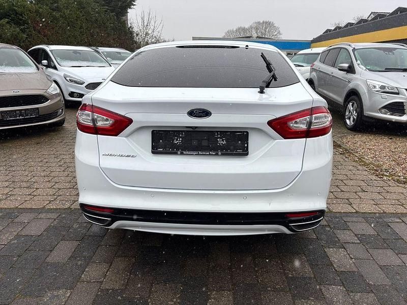 Gebraucht Ford Mondeo Titanium 179 PS (131 kW) 2016 Weiß Limousine