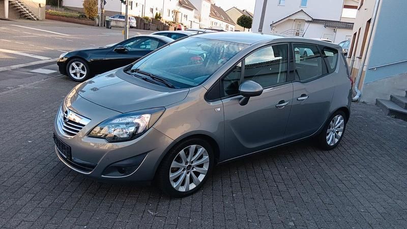 Gebraucht Opel Meriva Innovation 140 PS (102 kW) 2012 Gold Van / Kleinbus