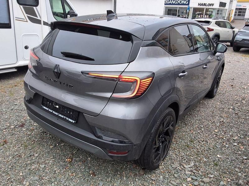 Neu Renault Captur 140 PS (102 kW) 2026 Grau SUV