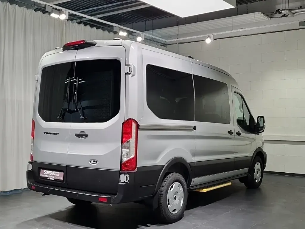 Neu Ford Transit Trend 131 PS (96 kW) 2026 Moondustsilver met. Kombi