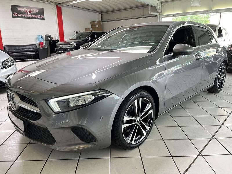 Gebraucht Mercedes A200 Edition 1 163 PS (119 kW) 2020 Mountaingrau Limousine
