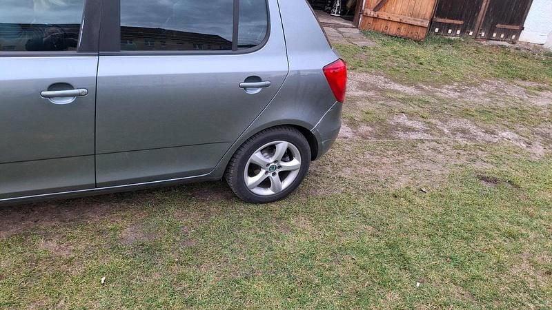 Gebraucht Skoda Fabia 86 PS (63 kW) 2013 Grau Kleinwagen