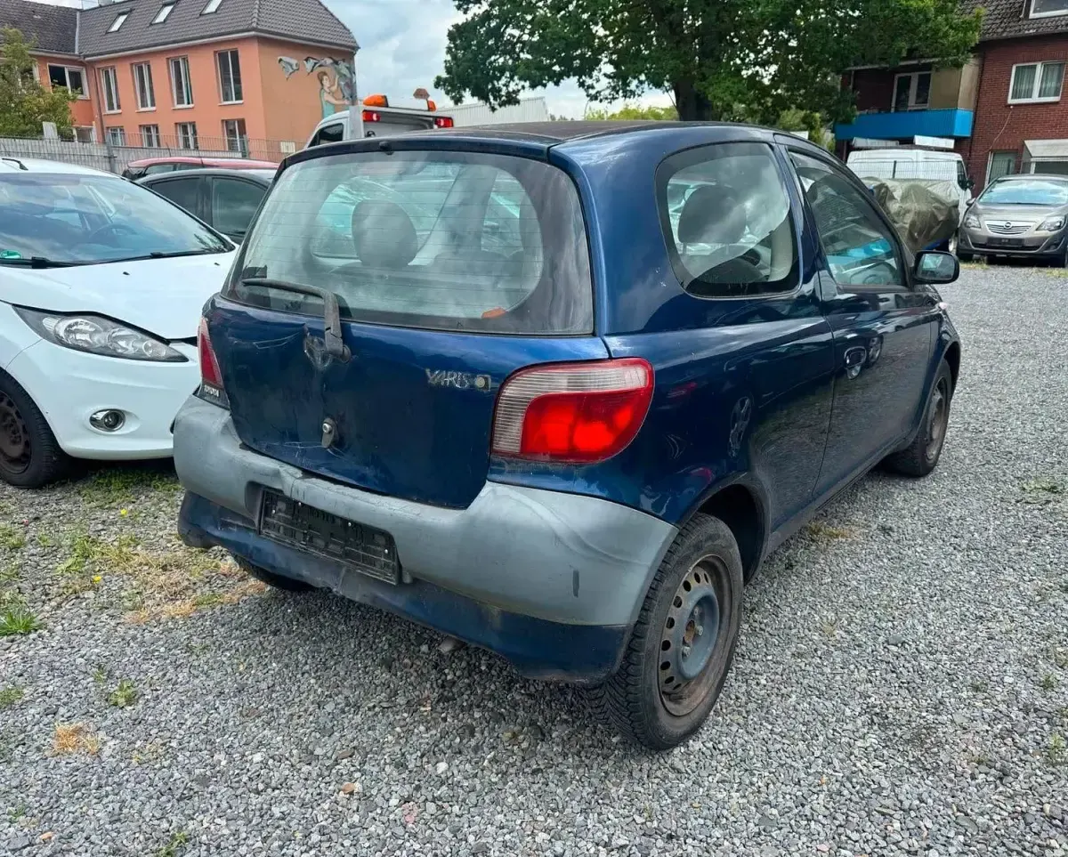 Gebraucht Toyota Yaris Terra 68 PS (50 kW) 2000 Blau Limousine