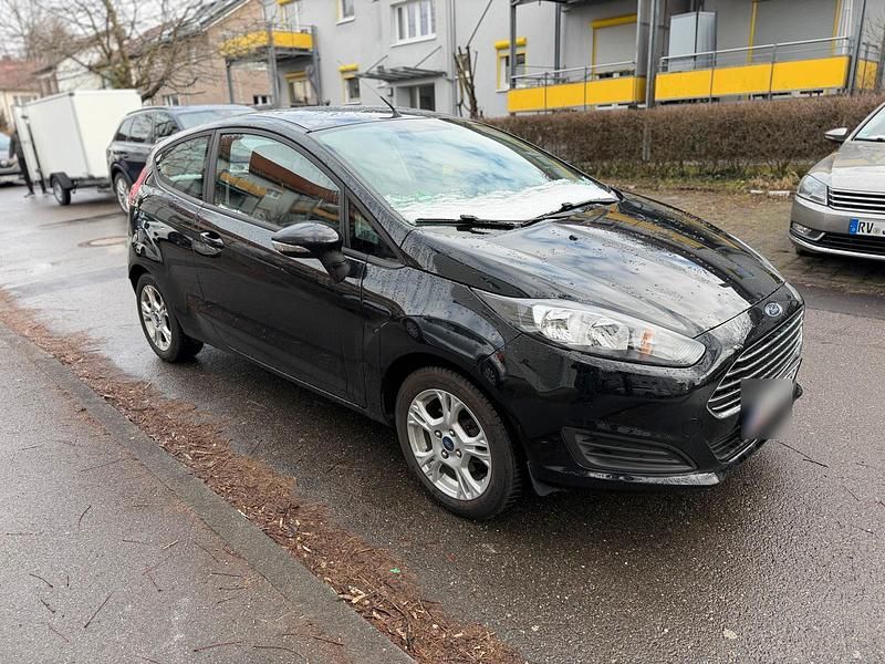 Gebraucht Ford Fiesta 80 PS (58 kW) 2014 Schwarz Kleinwagen