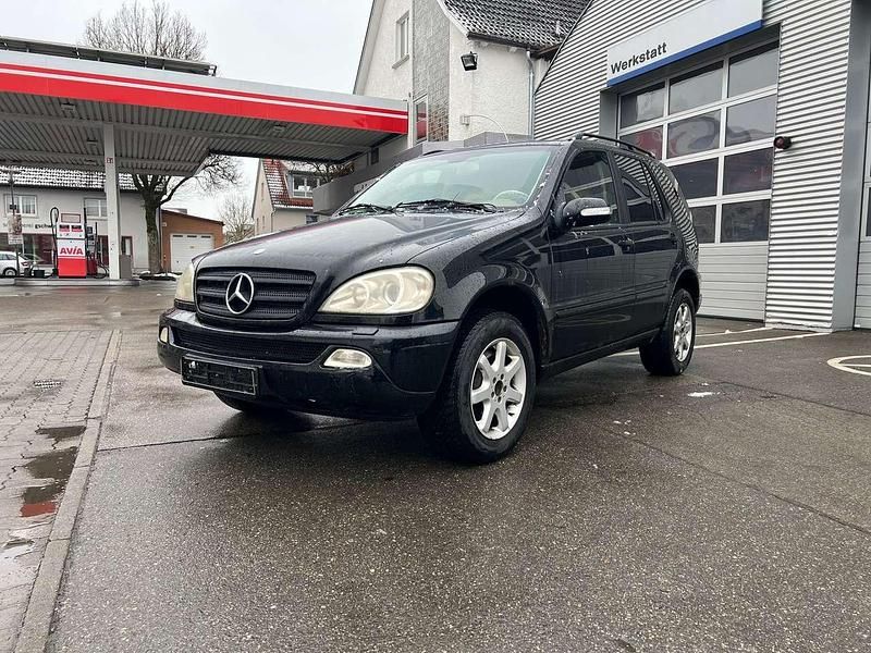 Gebraucht Mercedes ML270 163 PS (119 kW) 2003 Schwarz SUV