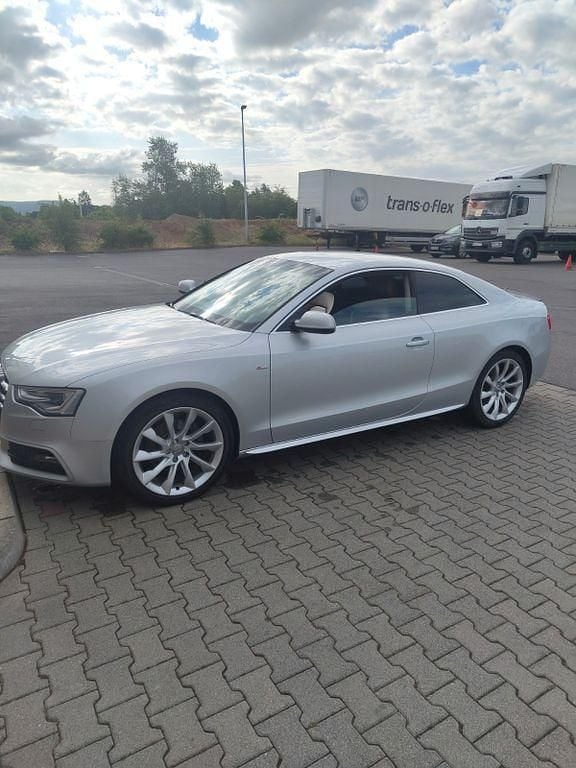 Silber Gebraucht 2013 Audi A5 Coupé | 13.800 € (Superpreis) - Bild 1/4