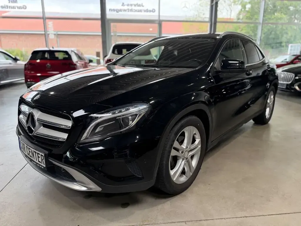Gebraucht Mercedes GLA180 122 PS (89 kW) 2015 Schwarz SUV