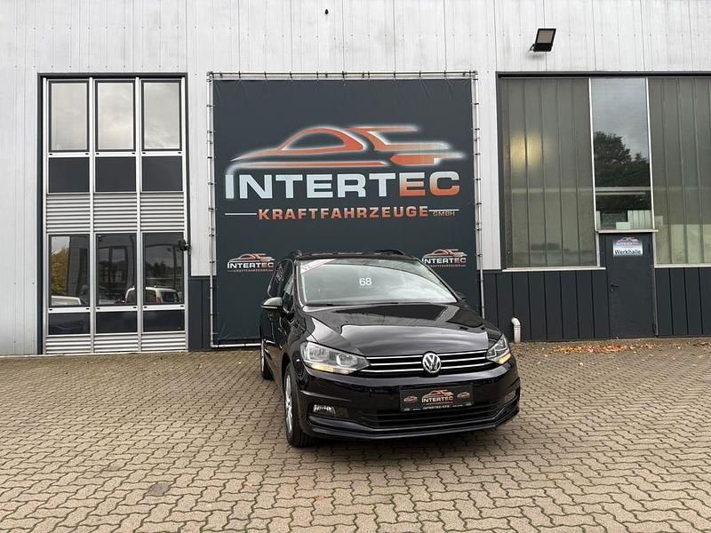 Schwarz Gebraucht 2018 VW Touran Comfortline Van / Kleinbus | 18.499 € (Fairer Preis) - Bild 1/4