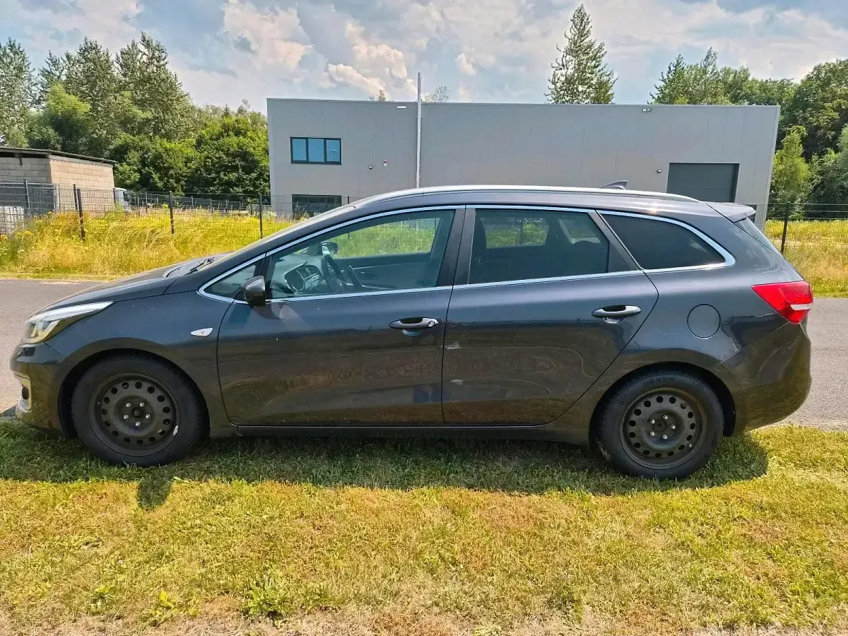Gebraucht Kia Ceed 135 PS (99 kW) 2017 Grau Kleinwagen