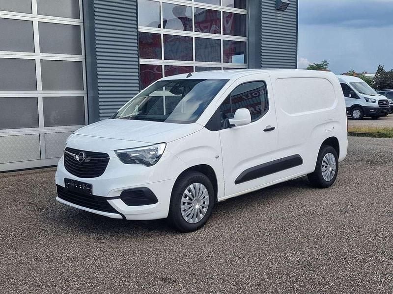 Weiß Gebraucht 2022 Opel Combo Kleinwagen | 16.998 € (Guter Preis) - Bild 1/4