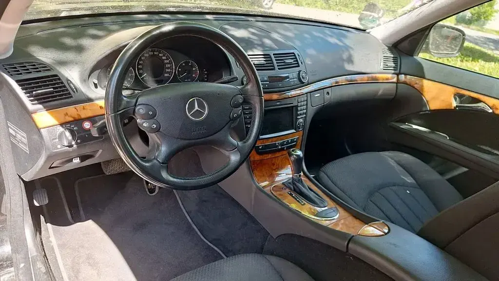 Gebraucht Mercedes E220 170 PS (125 kW) 2009 Schwarz Limousine
