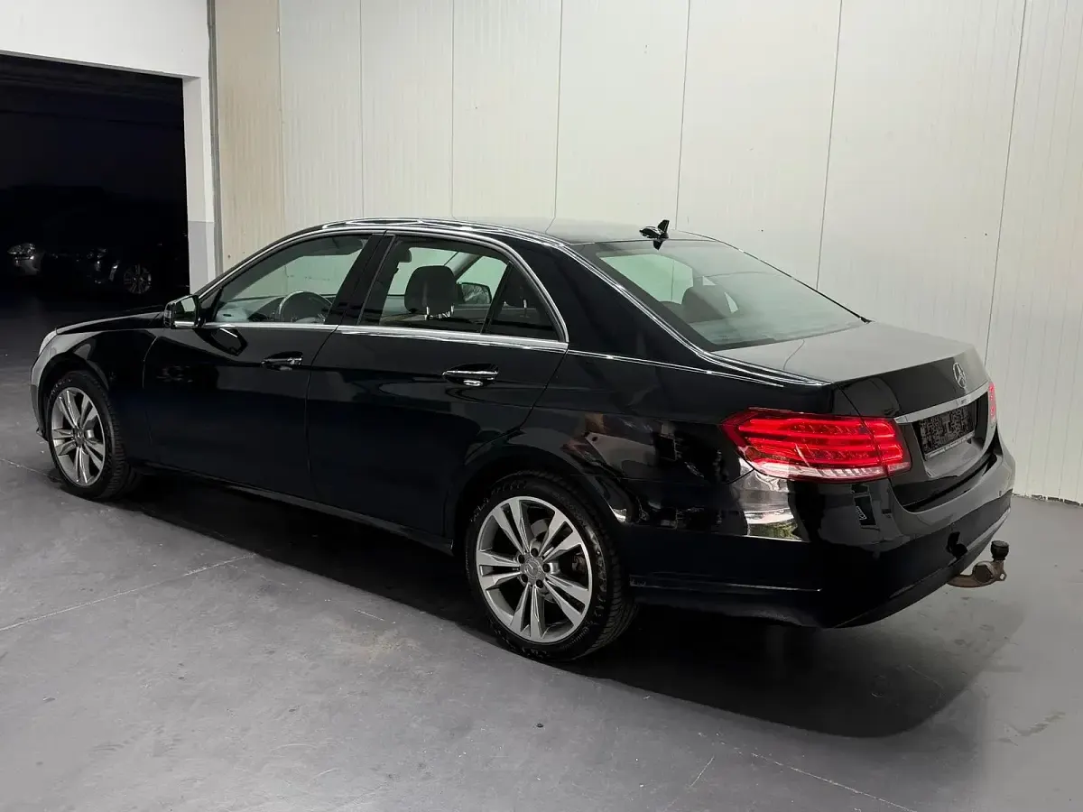 Gebraucht Mercedes E200 184 PS (135 kW) 2013 Schwarz Limousine