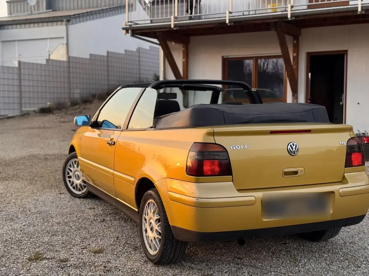 Gebraucht VW Golf 101 PS (74 kW) 2000 Gold Cabrio