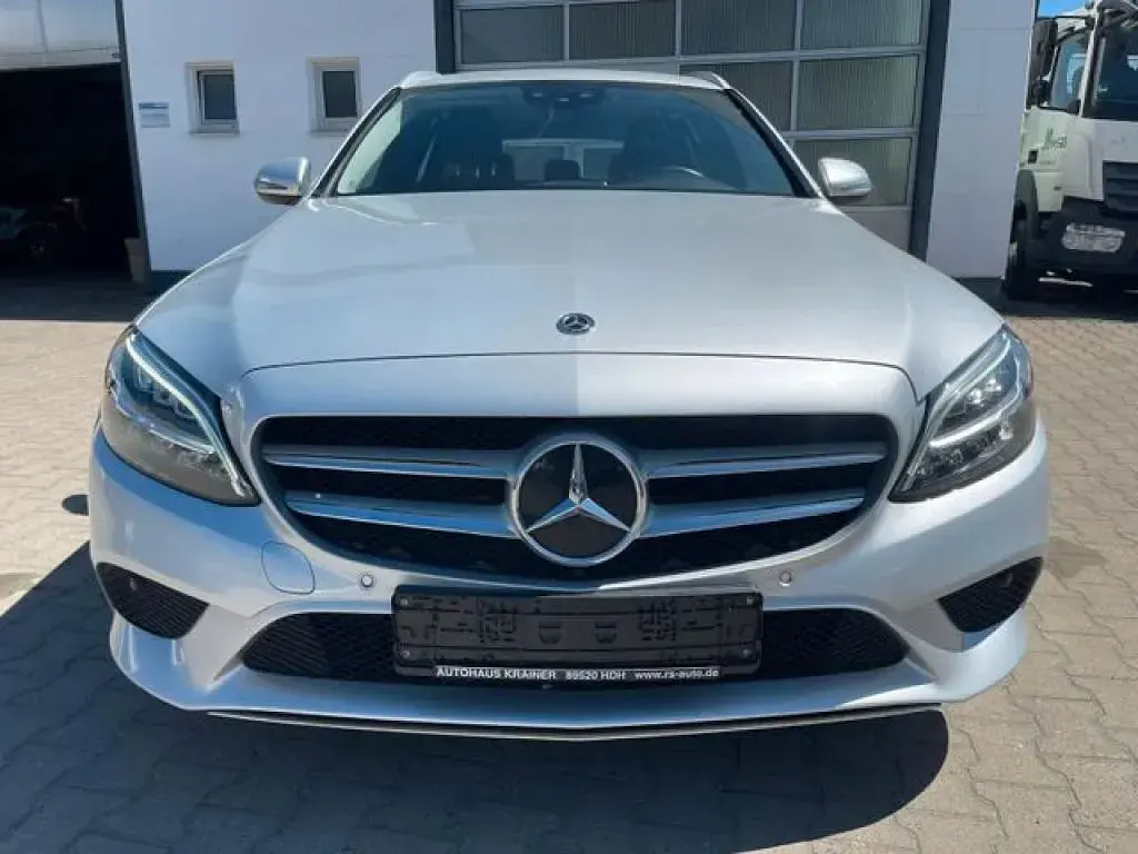 Gebraucht Mercedes 300 194 PS (142 kW) 2020 Iridiumsilber  metalliclack (metallic) Kombi