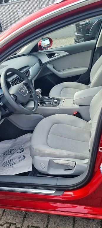 Gebraucht Audi A6 Ambiente 177 PS (130 kW) 2013 Rot Kombi