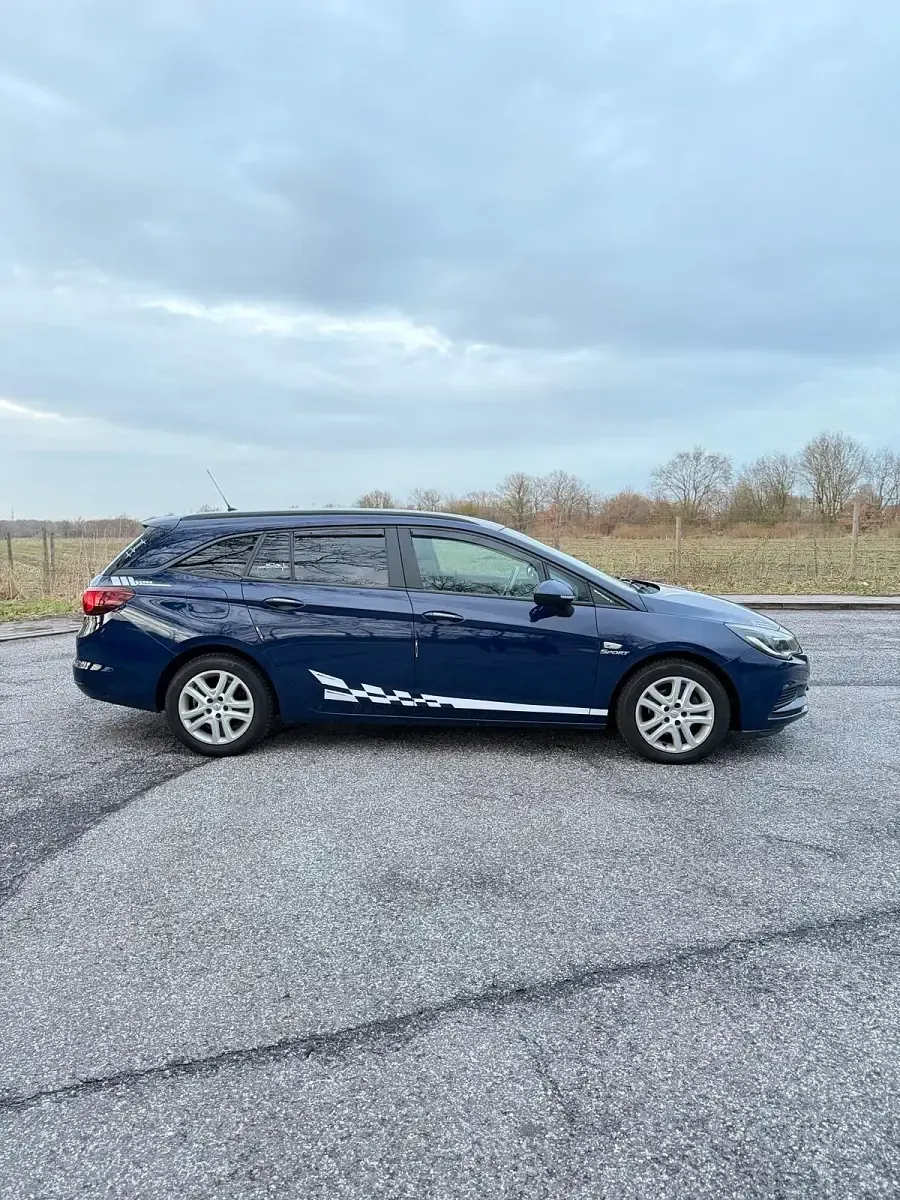 Gebraucht Opel Astra 95 PS (69 kW) 2016 Blau Kombi