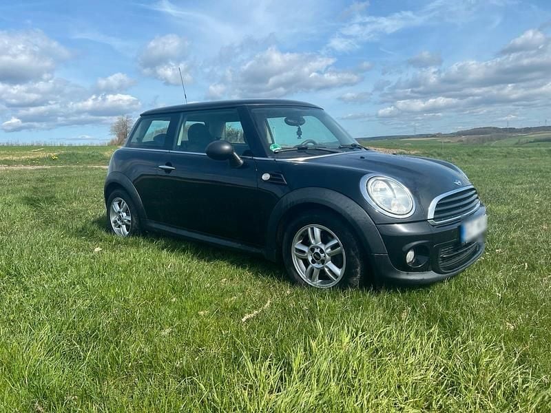 Gebraucht Mini Cooper 75 PS (55 kW) 2012 Schwarz Kleinwagen
