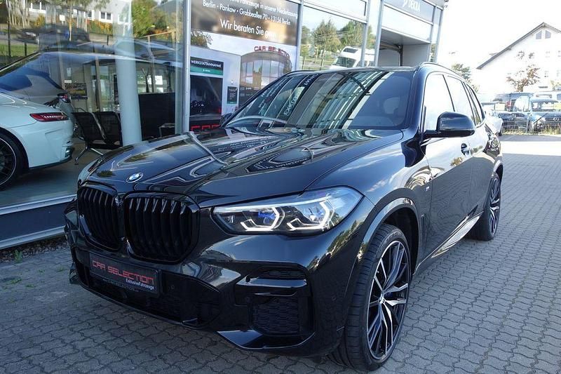 Saphirschwarz Gebraucht 2022 BMW X5 M50 Sport Line SUV | 62.700 € (Fairer Preis) - Bild 1/4
