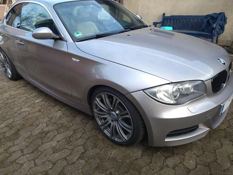 Gebraucht BMW 135 Performance 326 PS (239 kW) 2008 Silber Kleinwagen