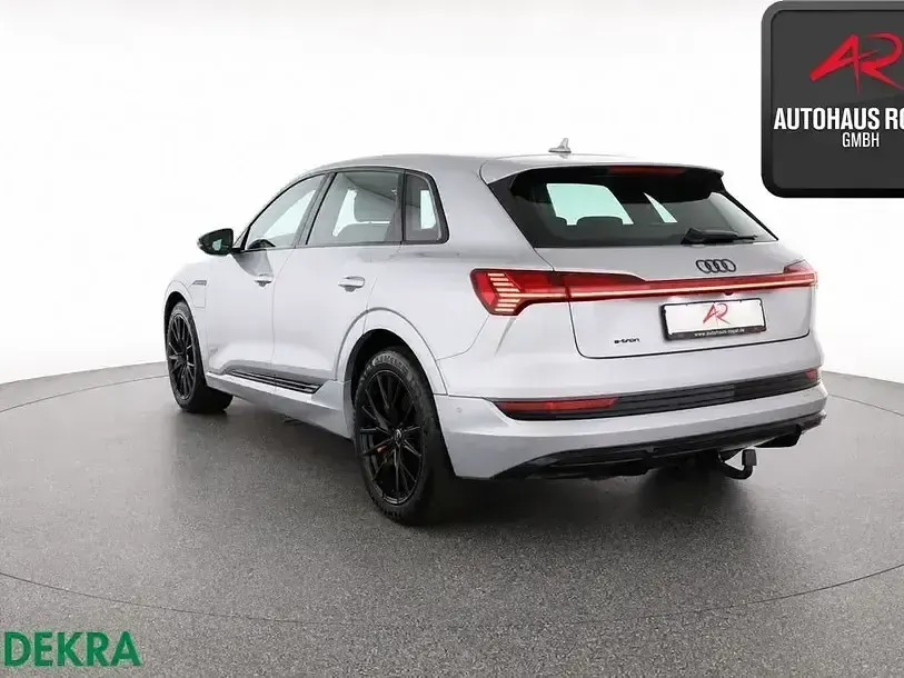 Gebraucht Audi e-tron S-Line 300 kW (408 PS) 2023 Silber SUV
