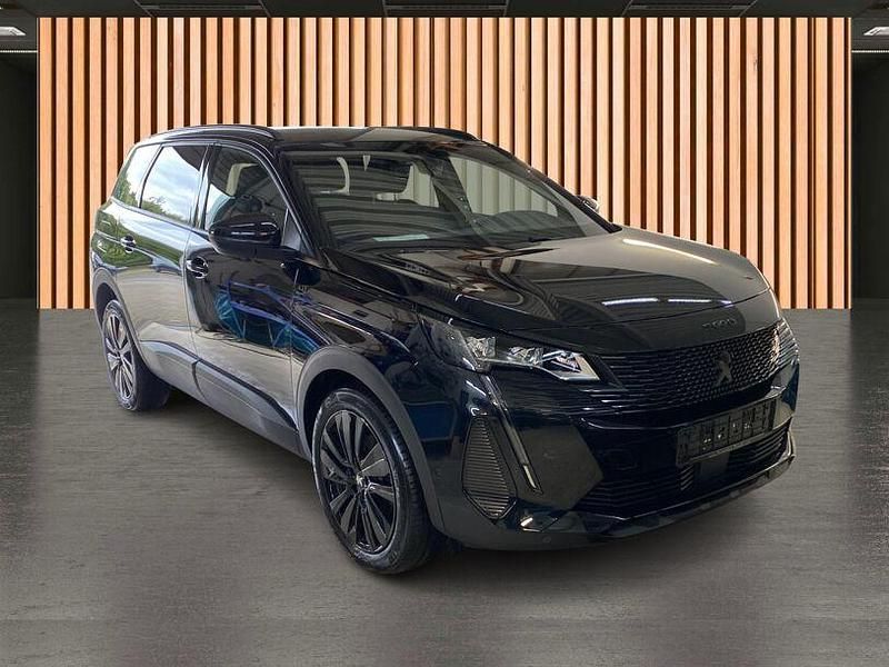 Gebraucht Peugeot 5008 GT 131 PS (96 kW) 2024 Schwarz schwarz (metallic) Van / Kleinbus