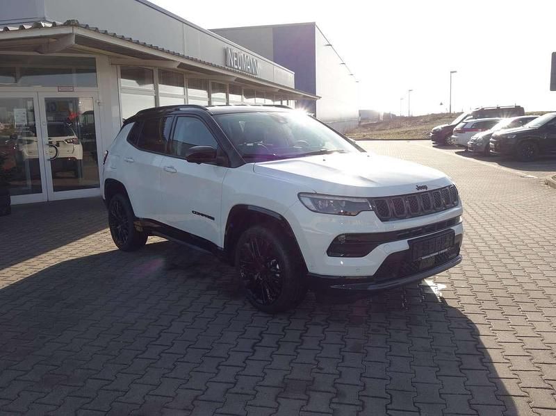 Gebraucht Jeep Compass 131 PS (96 kW) 2024 Alpine white (vr296) SUV