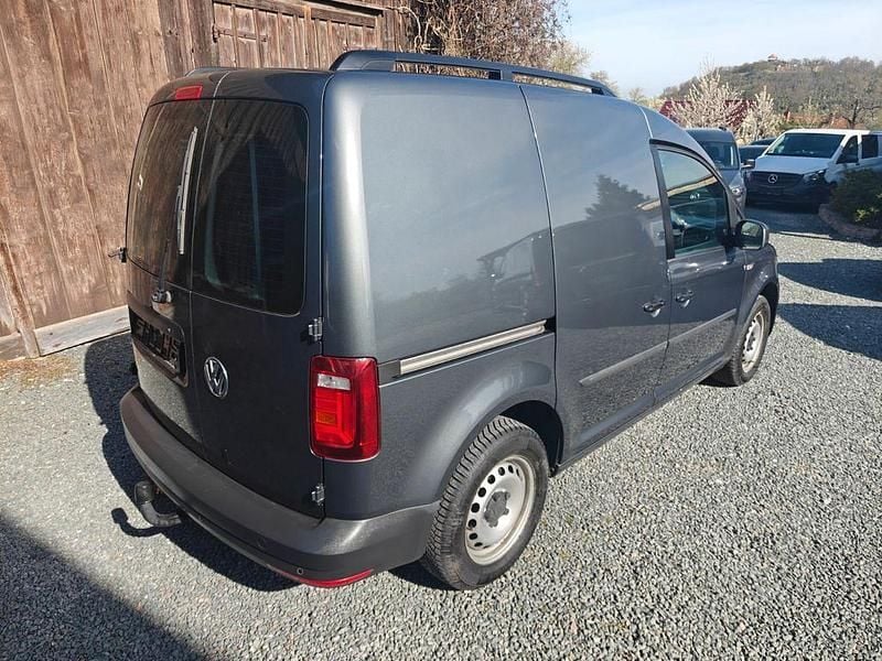 Usata VW Caddy 102 CV (75 kW) 2019 Grigio Monovolume