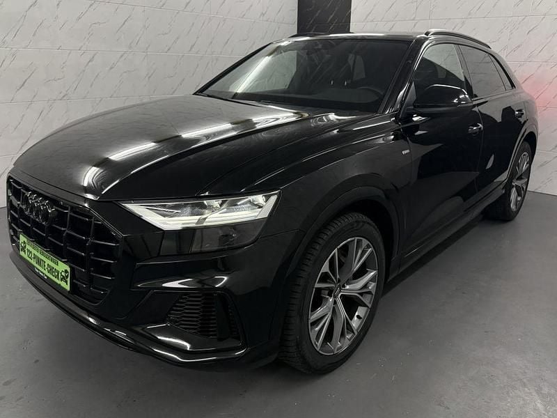Gebraucht Audi Q8 S-Line 286 PS (210 kW) 2020 Tiefschwarz SUV