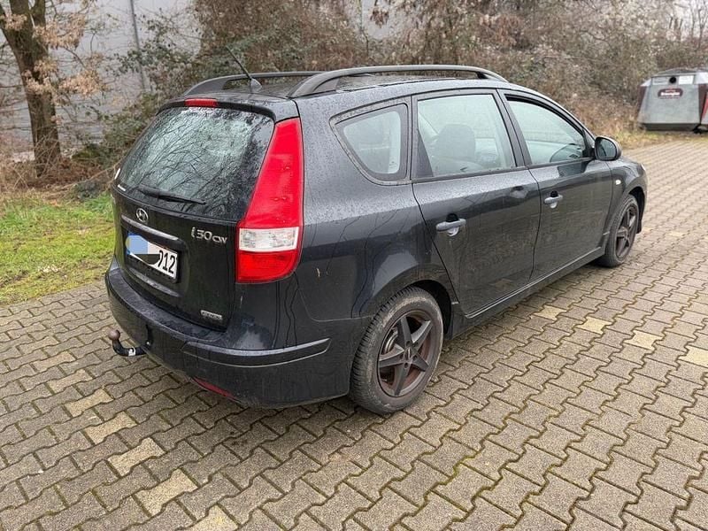Gebraucht Hyundai i30 Classic 90 PS (66 kW) 2011 Schwarz Kombi