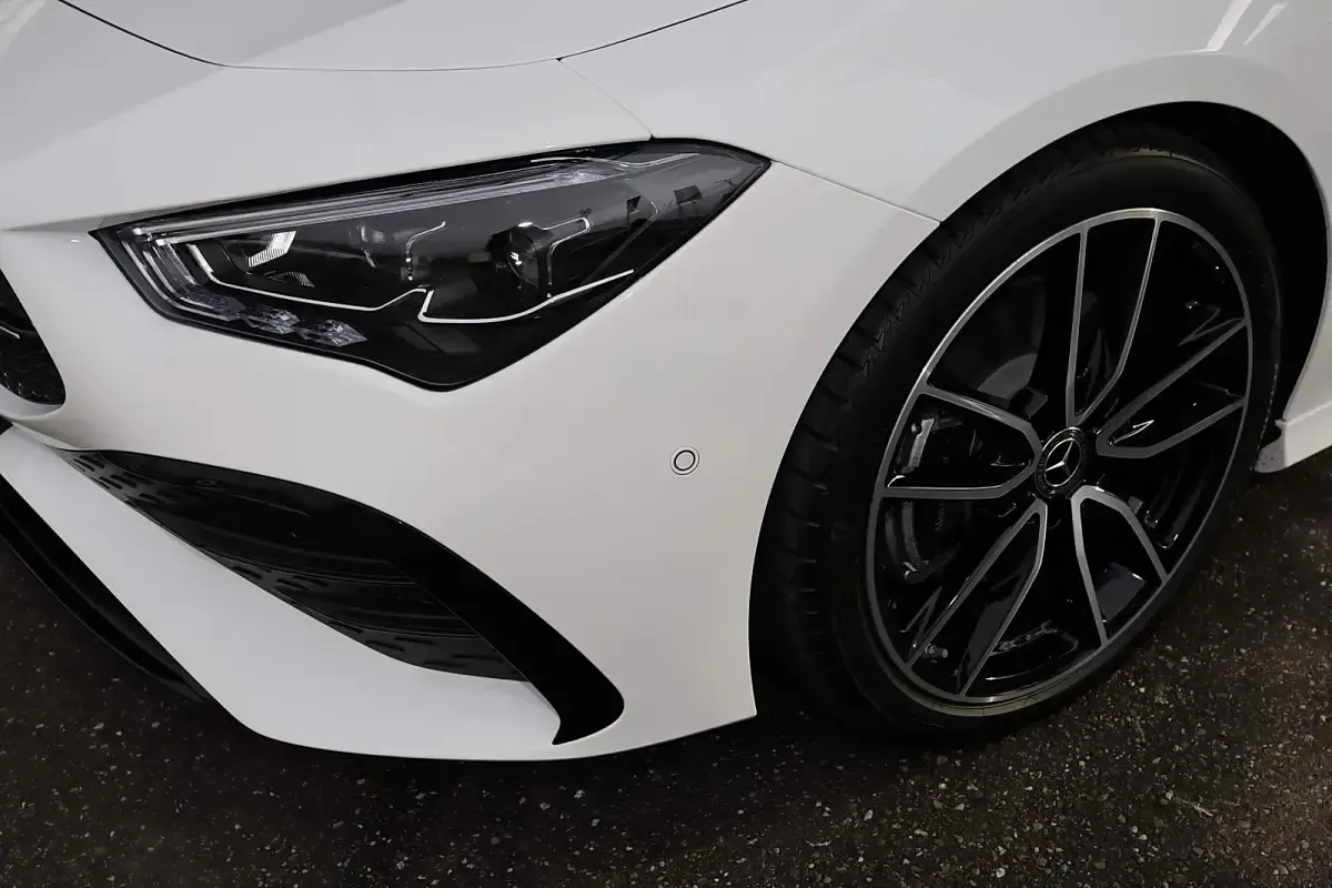 Gebraucht Mercedes CLA200 AMG 163 PS (119 kW) 2026 Unilack polarweiß Coupé
