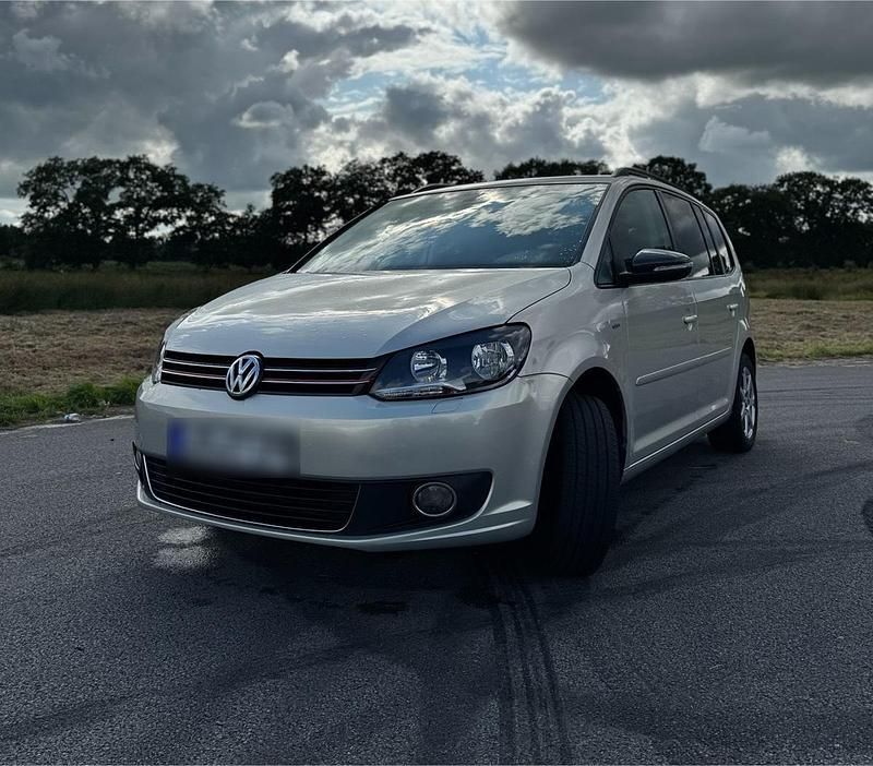 Silber Gebraucht 2013 VW Touran Match Van / Kleinbus | 7.500 € (Fairer Preis) - Bild 1/4