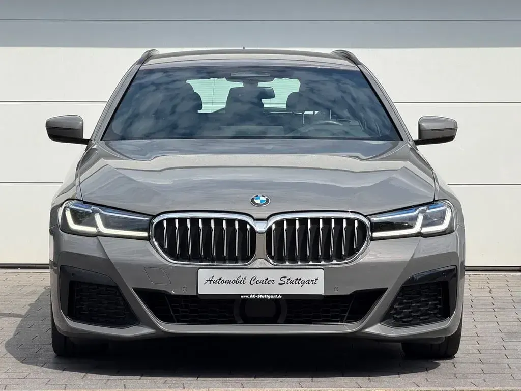 Gebraucht BMW 530 M Sport 286 PS (210 kW) 2022 Grau Limousine