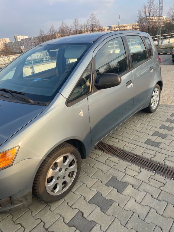 Blau Gebraucht 2011 Mitsubishi Colt Inform Limousine | 3.400 € (Fairer Preis) - Bild 1/4