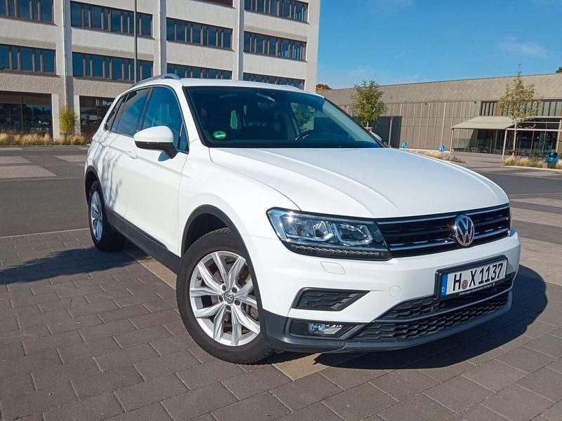 Weiß Gebraucht 2019 VW Tiguan SUV | 26.400 € (Fairer Preis) - Bild 1/4