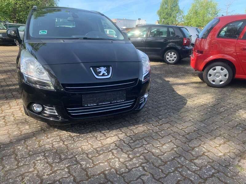 Schwarz Gebraucht 2011 Peugeot 5008 Active Van / Kleinbus | 6.500 € (Etwas zu teuer) - Bild 1/4