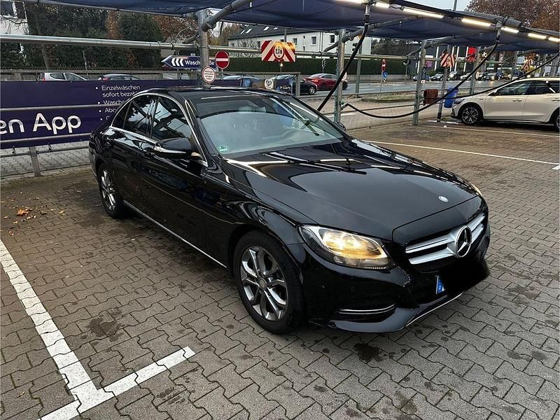 Schwarz Gebraucht 2014 Mercedes C180 Avantgarde Limousine | 17.900 € (Teuer) - Bild 1/4