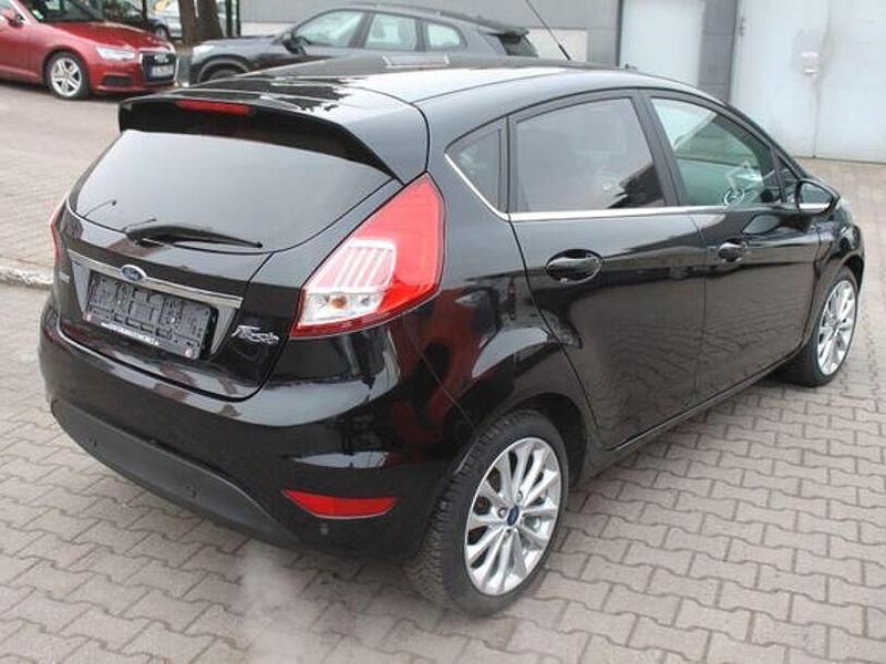 Gebraucht Ford Fiesta Titanium 101 PS (74 kW) 2016 Schwarz Limousine