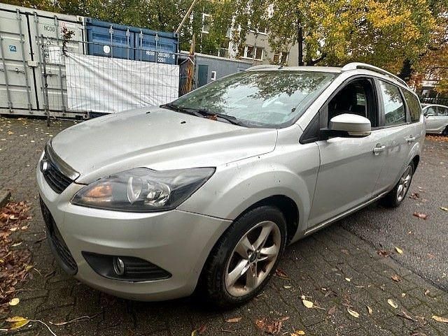 Silber Gebraucht 2009 Ford Focus Style Limousine | 999 € (Superpreis) - Bild 1/4