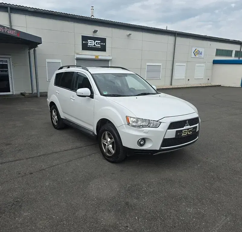 Gebraucht Mitsubishi Outlander 177 PS (130 kW) 2011 Weiß SUV