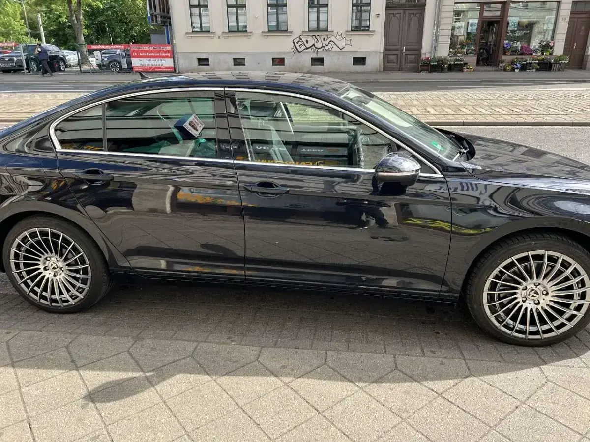 Gebraucht VW Passat Comfortline 180 PS (132 kW) 2015 Schwarz Limousine