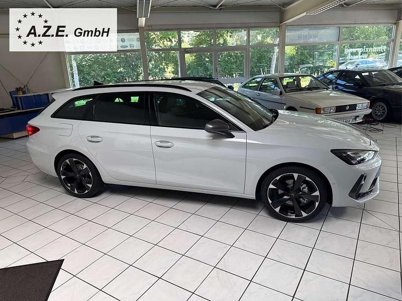 Neu Cupra Leon 150 PS (110 kW) 2025 Weiß Limousine