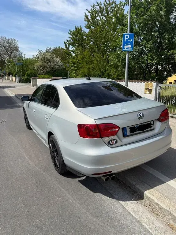 Gebraucht VW Jetta 140 PS (102 kW) 2011 Beige Limousine