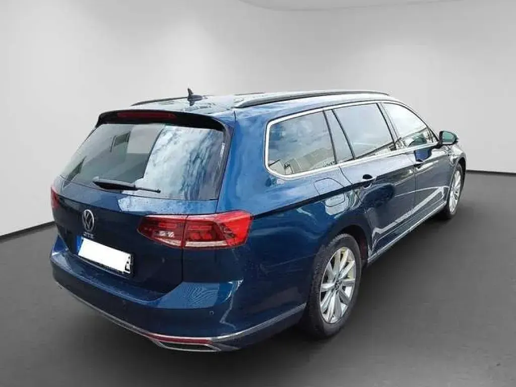 Gebraucht VW Passat 156 PS (114 kW) 2021 Blau (metallic) Kombi