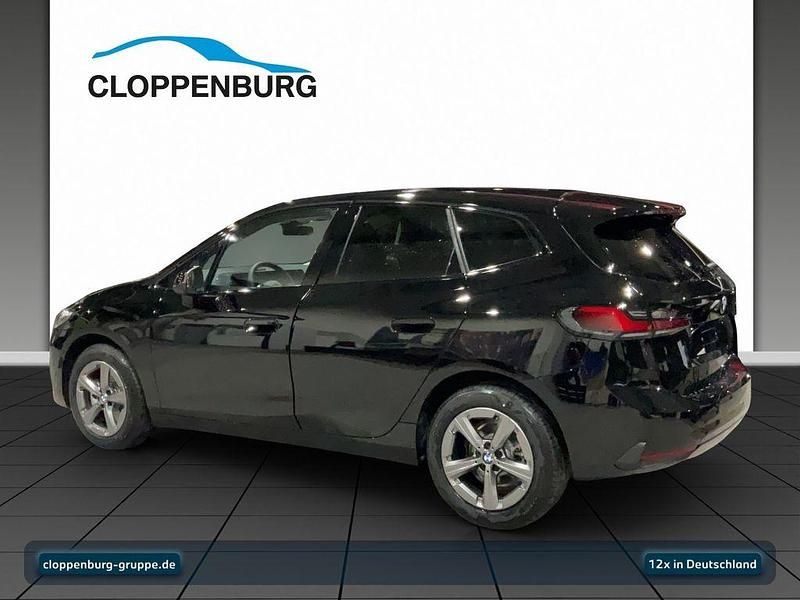 Neu BMW 218 Performance 136 PS (100 kW) 2026 Schwarz Van / Kleinbus