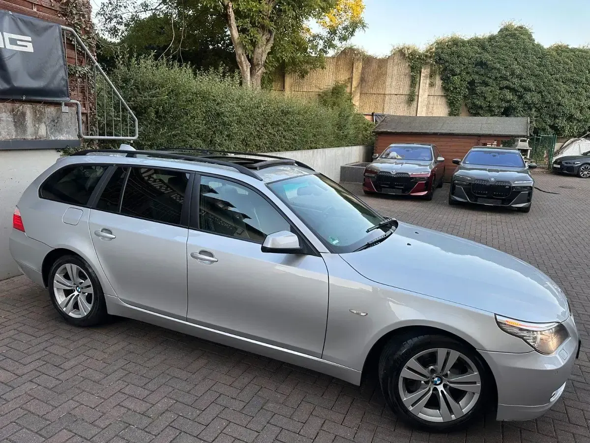 Gebraucht BMW 525 Shadowline 197 PS (144 kW) 2010 Silber Kombi