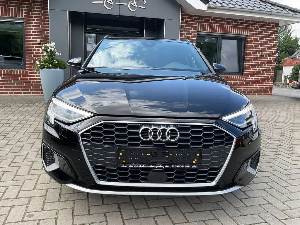 Gebraucht Audi A3 150 PS (110 kW) 2024 Schwarz Limousine