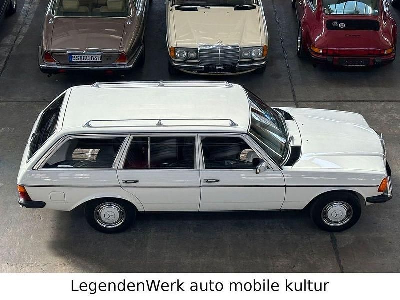 Gebraucht Mercedes 200 109 PS (80 kW) 1983 Weiß Limousine