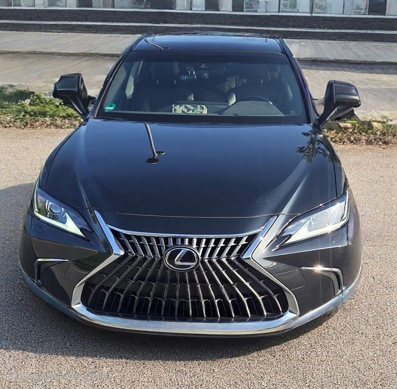 Schwarz Gebraucht 2023 Lexus ES300 Business Edition Limousine | 30.490 € (Fairer Preis) - Bild 1/4